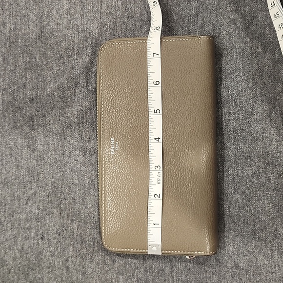 Celine Zipped Wallet. - Picture 11 of 12